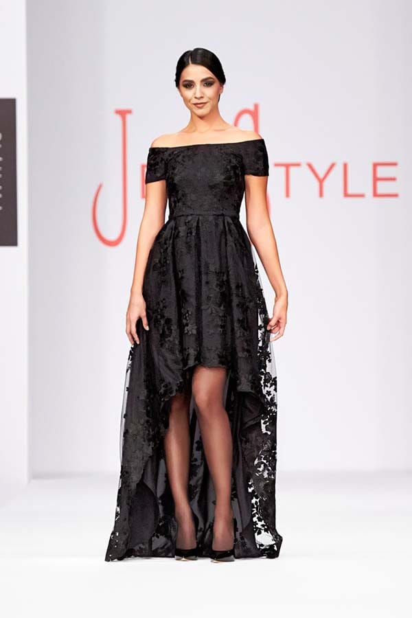 Жени Стил с дизайнер Евгения Живкова представя колекция Фантазия есен-зима 2018/2019